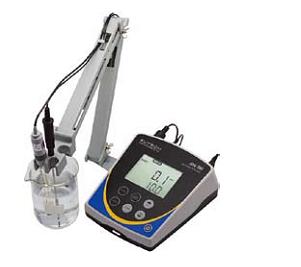 ����ˮ��ר��-̨ʽ�����ˮ�ʲⶨ�ǣ�pH/����/������ԭ��λ��ORP��/�¶ȣ� �ͺ�:Eutech